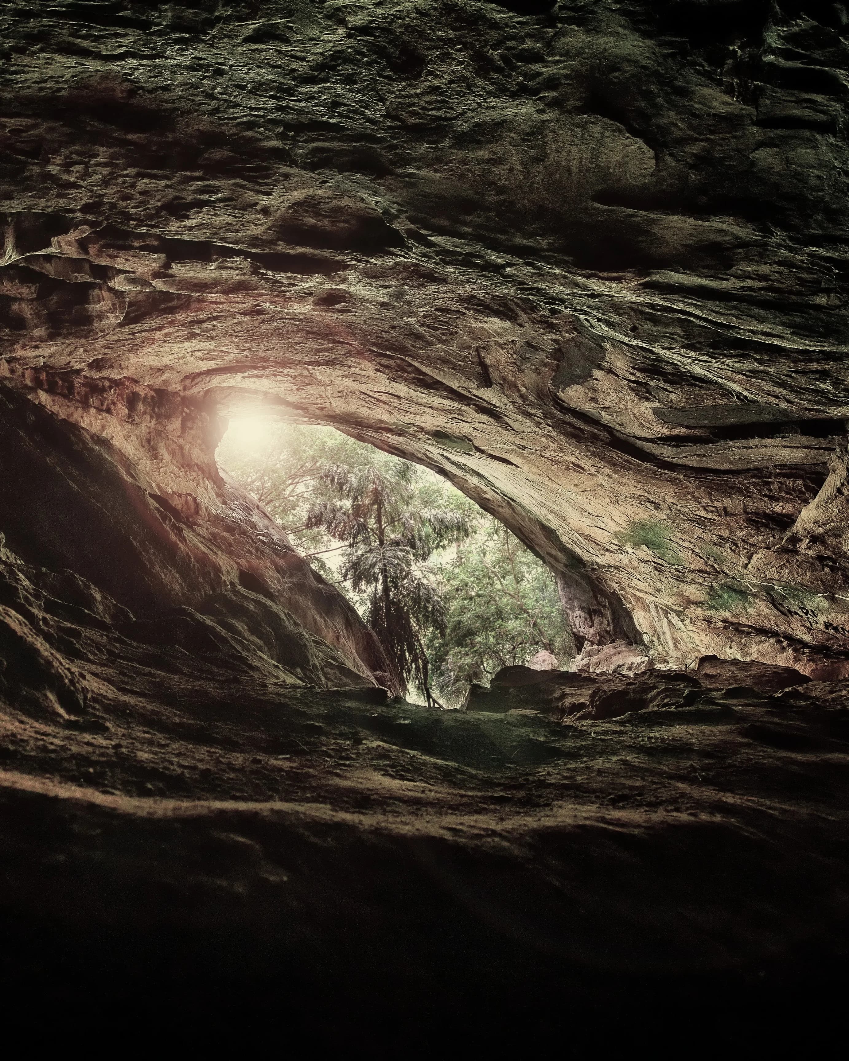 CAVES & ROCK FORMATIONS