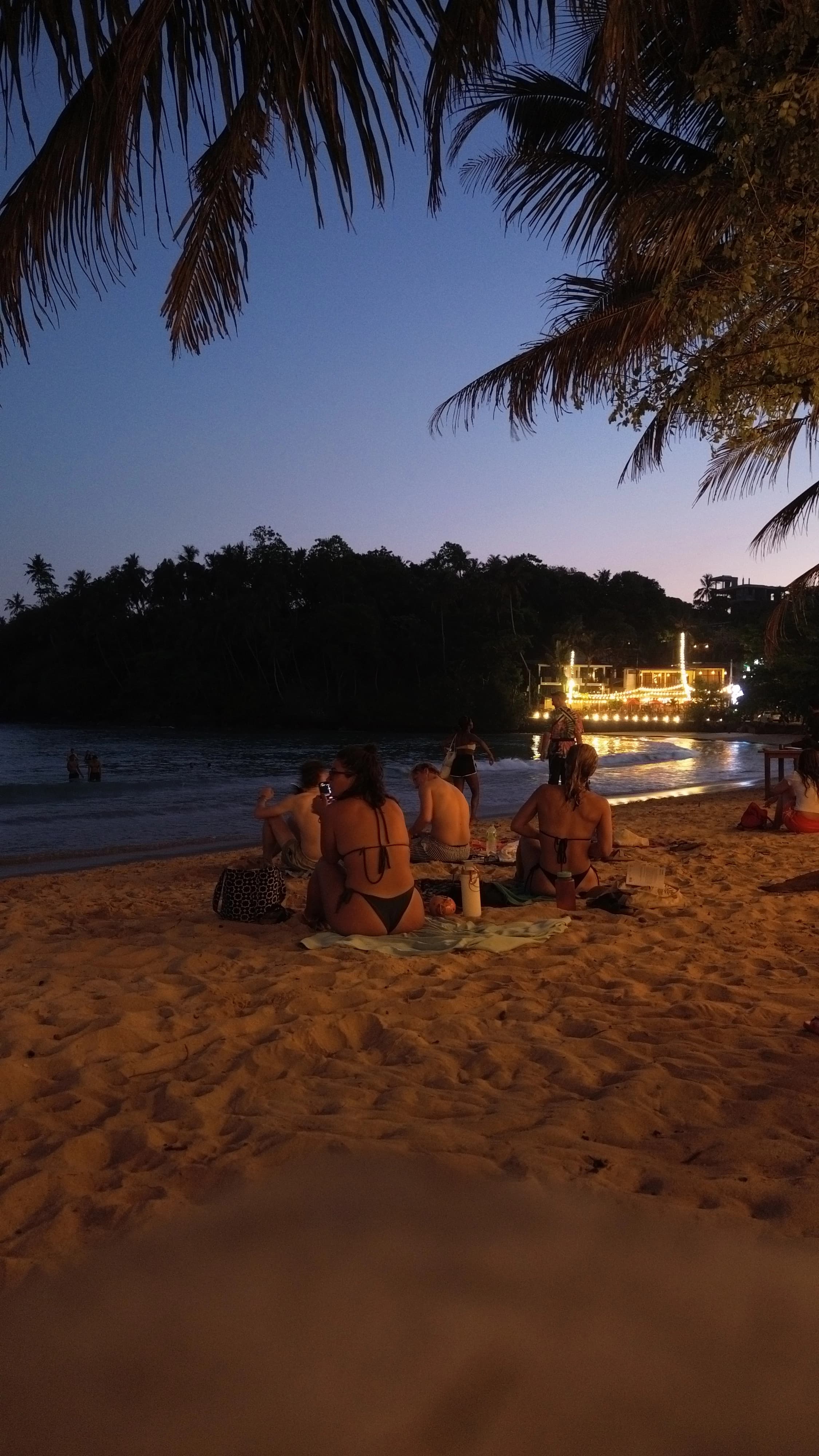 NIGHTLIFE & ENTERTAINMENT