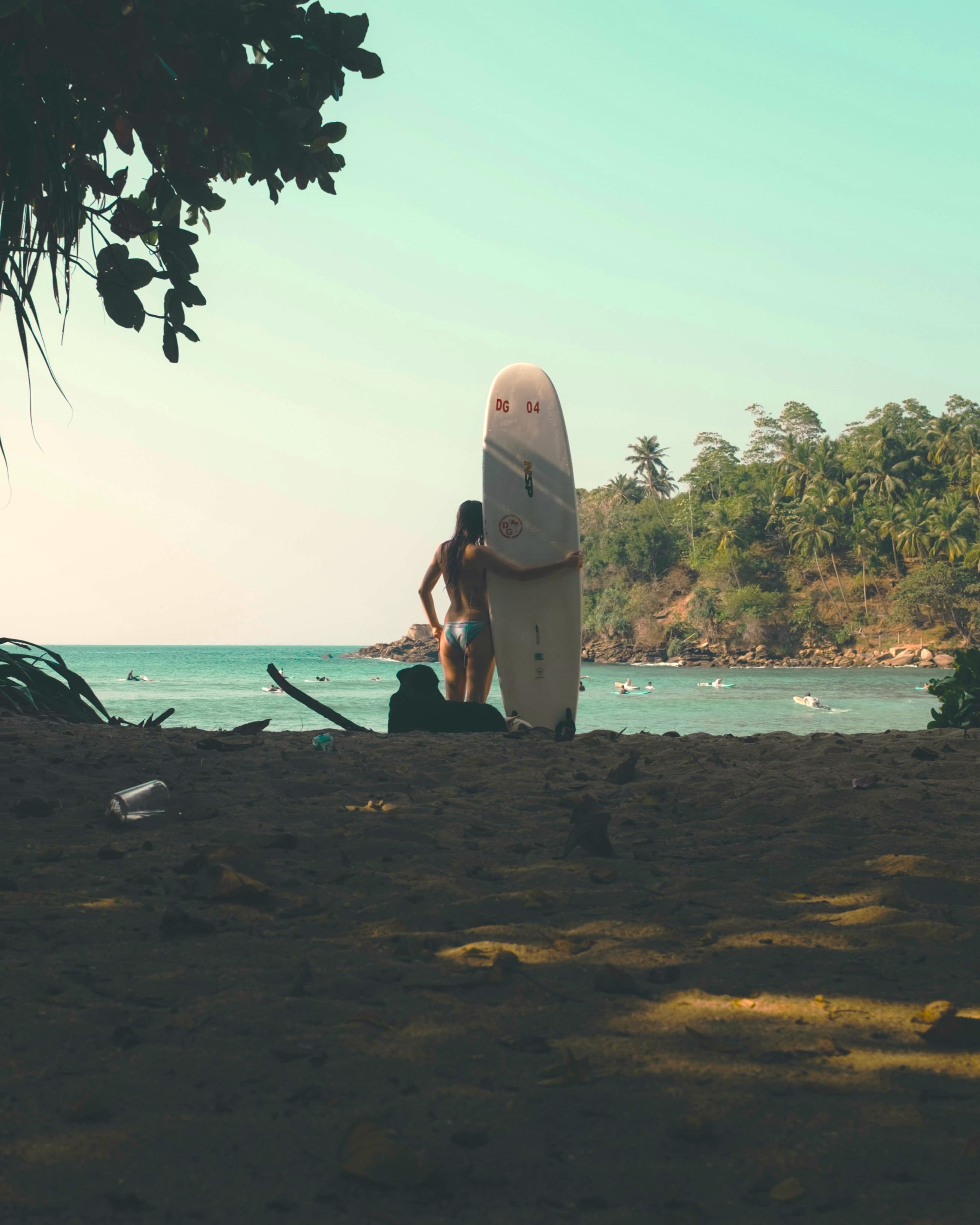 SURFING